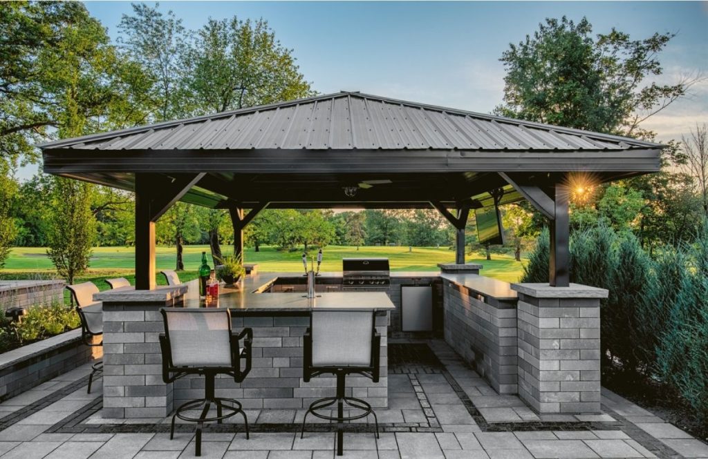 Outdoor Kitchen